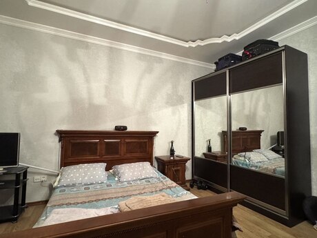 1-комн. новостройка - м. 8 ноября - 60 м²