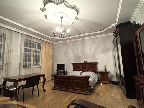 1-комн. новостройка - м. 8 ноября - 60 м²