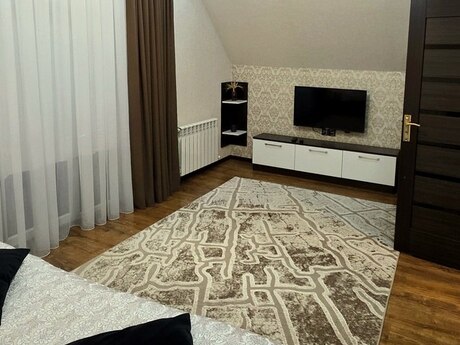 4 otaqlı həyət evi/bağ evi - Qusar - 200 m²
