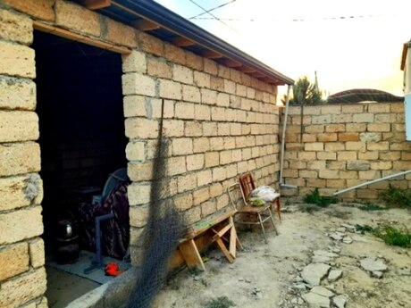 3 otaqlı həyət evi/bağ evi - Saray q. - 90 m²