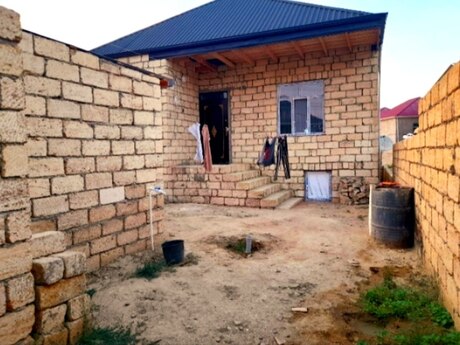 3 otaqlı həyət evi/bağ evi - Saray q. - 90 m²