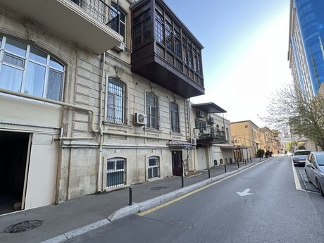 Объявление №6064880 - Баку, м. Сахил, 3-комн., 65 м², 2/4 этаж