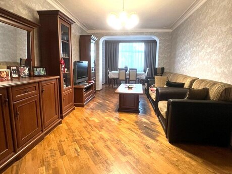 Объявление №6067880 - Баку, м. Гянджлик, 3-комн., 95 м², 3/5 этаж
