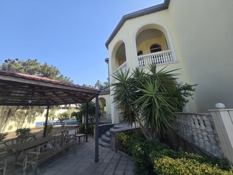 5 otaqlı həyət evi/bağ evi - Mərdəkan q. - 230 m²