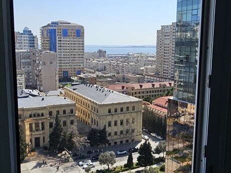 Elan №6068011 - Bakı, Şah İsmayıl Xətai m., 4 otaqlı, 180 m², 14/20 mərtəbə