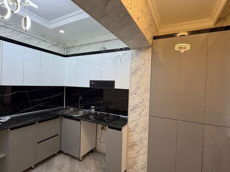 3 otaqlı köhnə tikili - Bakıxanov q. - 60 m²