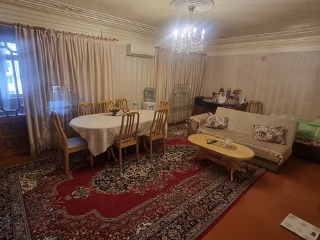 4 otaqlı köhnə tikili - Qaraçuxur q. - 100 m²