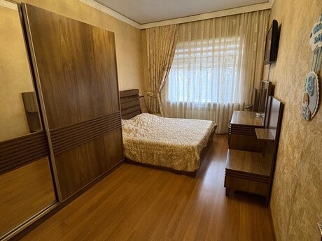 2 otaqlı köhnə tikili - 28 May m. - 70 m²