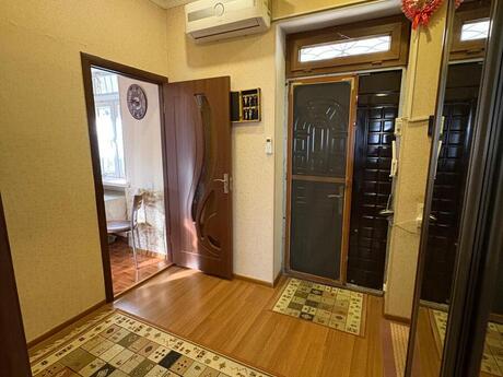 2 otaqlı köhnə tikili - 28 May m. - 70 m²