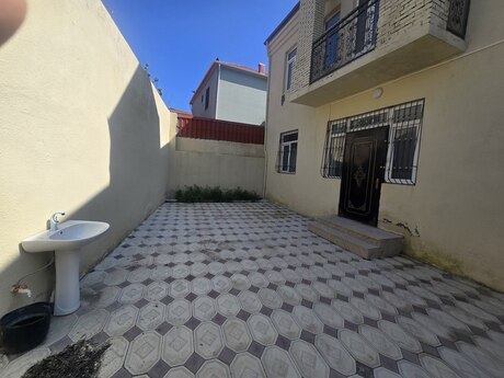 4 otaqlı həyət evi/bağ evi - Həzi Aslanov q. - 111.7 m²