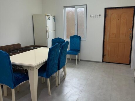 3 otaqlı həyət evi/bağ evi - İnşaatçılar m. - 60 m²