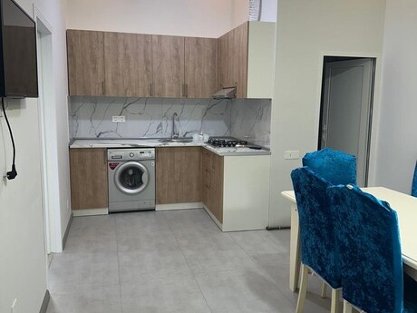 3 otaqlı həyət evi/bağ evi - İnşaatçılar m. - 60 m²