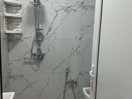 3 otaqlı həyət evi/bağ evi - İnşaatçılar m. - 60 m²