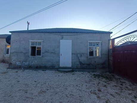 4 otaqlı həyət evi/bağ evi - Zabrat q. - 130 m²