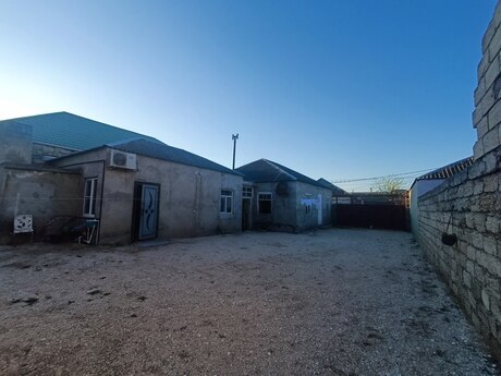 4 otaqlı həyət evi/bağ evi - Zabrat q. - 130 m²