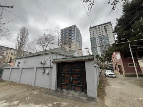 4 otaqlı həyət evi/bağ evi - Memar Əcəmi m. - 118 m²