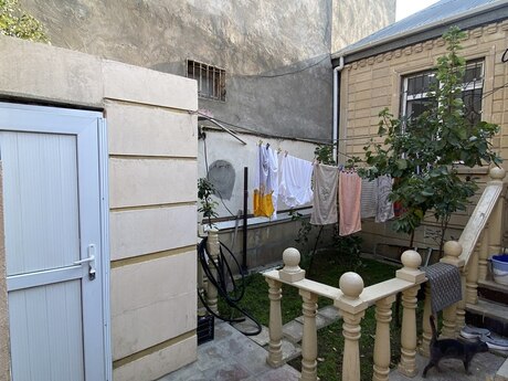 4 otaqlı həyət evi/bağ evi - Keşlə q. - 85 m²