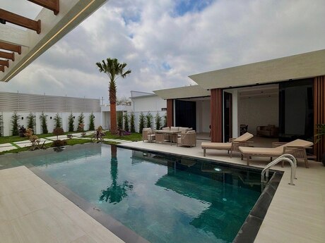 5 otaqlı həyət evi/bağ evi - Mərdəkan q. - 220 m²
