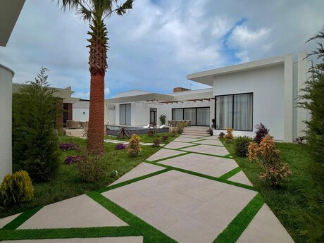 5 otaqlı həyət evi/bağ evi - Mərdəkan q. - 220 m²