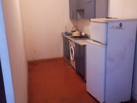 2 otaqlı köhnə tikili - Elmlər Akademiyası m. - 110 m²