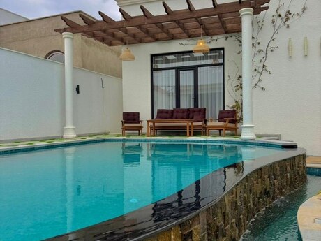 4 otaqlı həyət evi/bağ evi - Mərdəkan q. - 200 m²