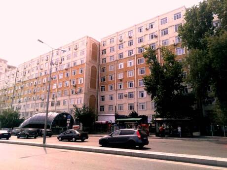 3 otaqlı köhnə tikili - 8 Noyabr m. - 65 m²