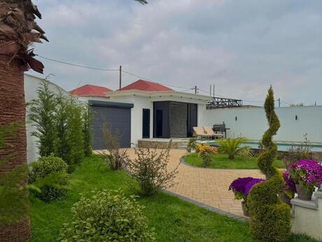 4 otaqlı həyət evi/bağ evi - Mərdəkan q. - 200 m²