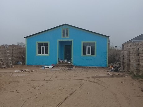 4 otaqlı həyət evi/bağ evi - Qala q. - 110 m²