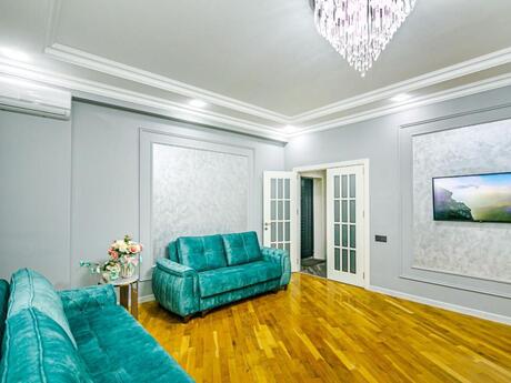 7 otaqlı yeni tikili - Bayıl q. - 210 m²
