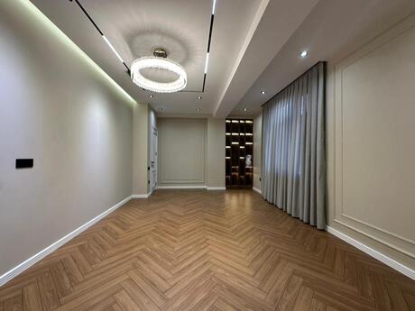 4-комн. новостройка - м. 8 ноября - 137 м²