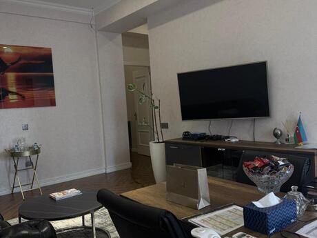 5-комн. офис - м. Кероглу - 220 м²