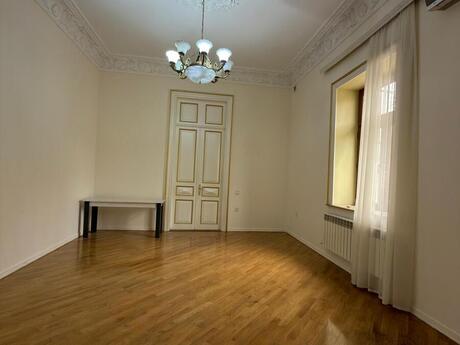 2 otaqlı ofis - Nizami m. - 30 m²