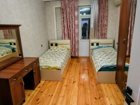 4 otaqlı köhnə tikili - Suraxanı r. - 100 m²