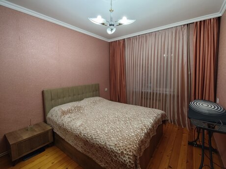 3 otaqlı köhnə tikili - Bakıxanov q. - 75 m²