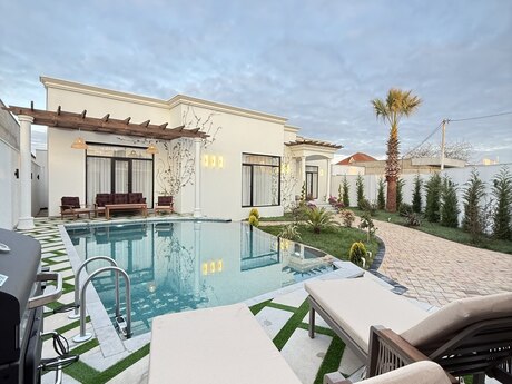4 otaqlı həyət evi/bağ evi - Mərdəkan q. - 200 m²