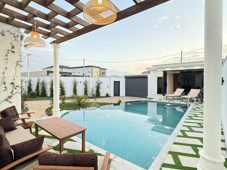 4 otaqlı həyət evi/bağ evi - Mərdəkan q. - 200 m²
