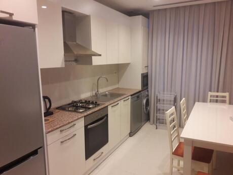 2 otaqlı köhnə tikili - Sahil m. - 73 m²