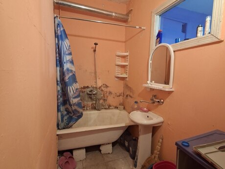4 otaqlı köhnə tikili - Yeni Yasamal q. - 110 m²