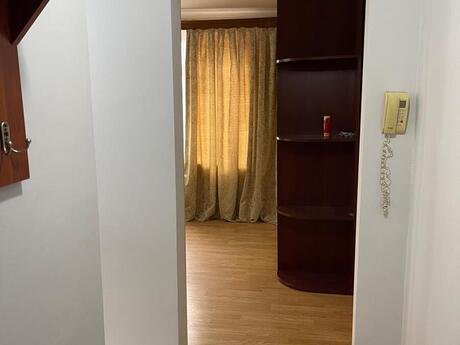 1-комн. вторичка - м. Элмляр Академиясы - 30 м²