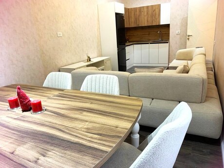2-комн. новостройка - м. 28 мая - 67 м²
