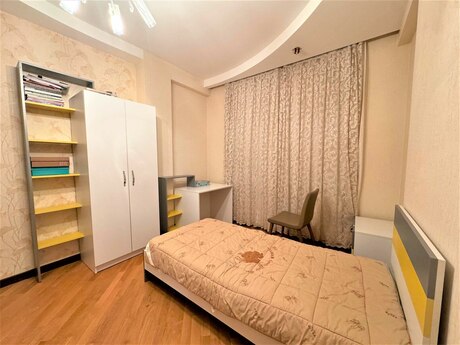 4 otaqlı yeni tikili - Nərimanov r. - 200 m²