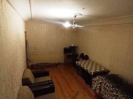 1 otaqlı köhnə tikili - Neftçilər m. - 35 m²