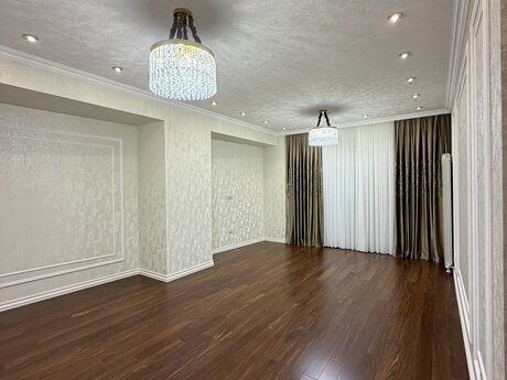 4 otaqlı yeni tikili - 8 Noyabr m. - 178 m²