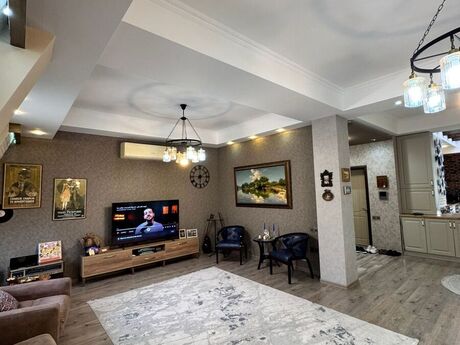 5 otaqlı yeni tikili - Ağ şəhər q. - 204 m²