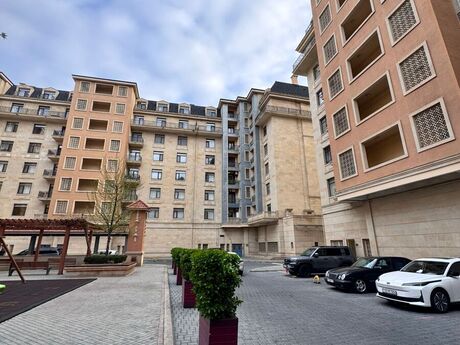 5 otaqlı yeni tikili - Ağ şəhər q. - 204 m²