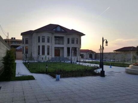 8 otaqlı həyət evi/bağ evi - Bilgəh q. - 700 m²