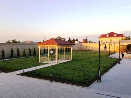 8 otaqlı həyət evi/bağ evi - Bilgəh q. - 700 m²