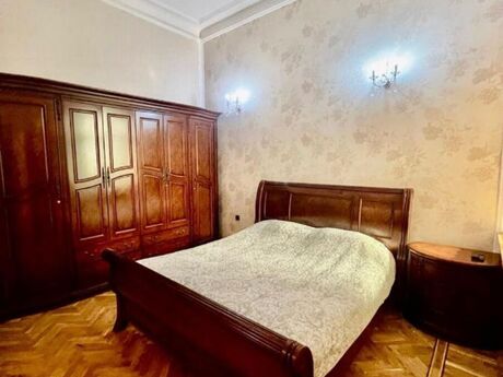 3 otaqlı köhnə tikili - Sahil m. - 140 m²
