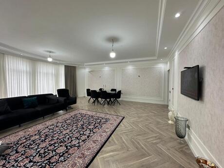 4 otaqlı yeni tikili - Şah İsmayıl Xətai m. - 192 m²