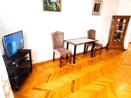 Объявление №6069058 - Баку, м. 28 мая, 2-комн., 60 м², 4/5 этаж